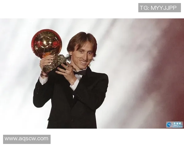 加菲足球球星背后的故事与成就解析：他们如何改变了足球的格局